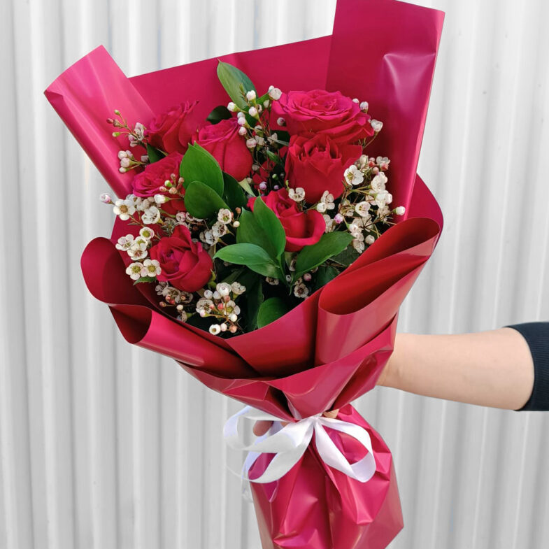 simple-red-rose-bouquet